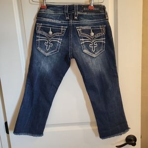 Rock Revival Bud Dark Distressed Frayed Hem Capri 26